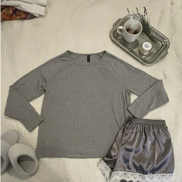 Ambrielle Soft Gray Lounge / Sleep Top Sz. XXL - Picture 1 of 4